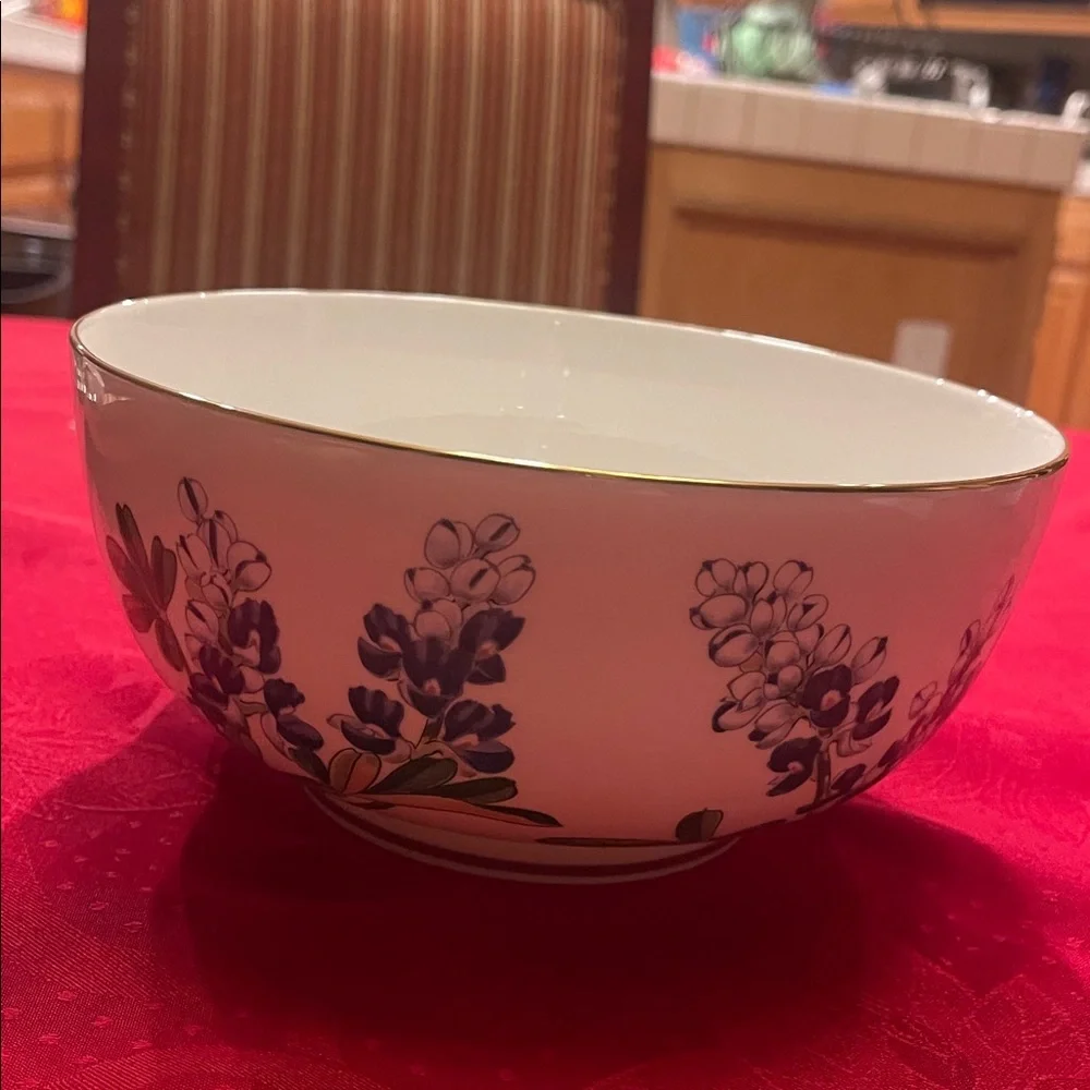 Boehm Bluebonnet Bowl, from former First Lady Barbara Bush in 1989.